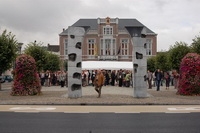 2009-09 - Fresque murale - Vernissage des 3 dessins reproduits sur toiles g&eacute;antes plac&eacute;es place des Tilleuls